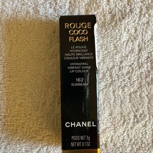 CHANEL Rouge Coco Flash Lipstick - Sunbeam